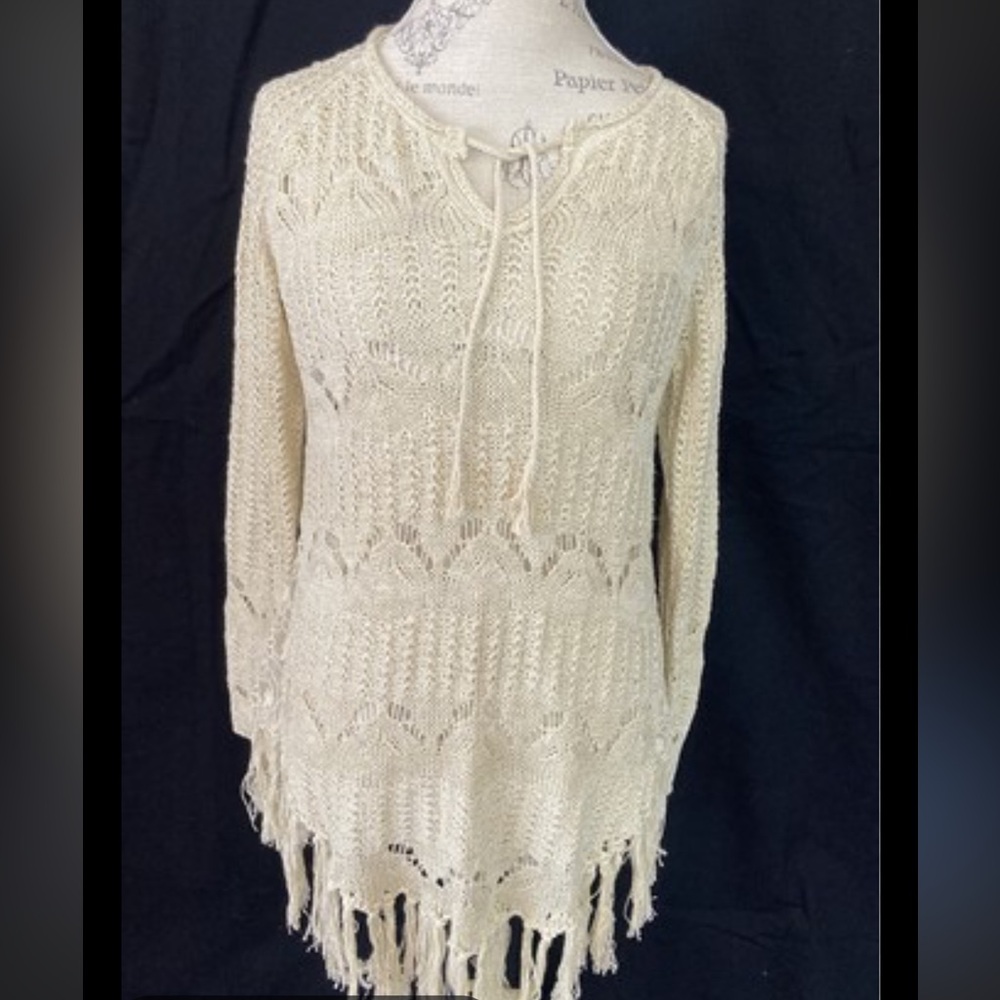Chic Cream V-Neck Sweater with Fringe